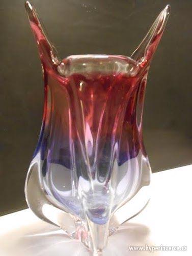 Váza z hutního skla ve tvaru lilie - foto 4