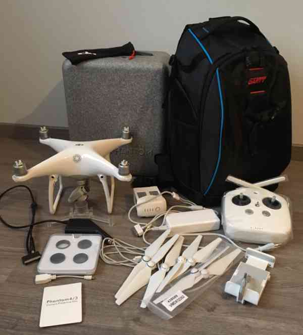 Dron DJI Phantom 4 + batoh + příslušenství - foto 1