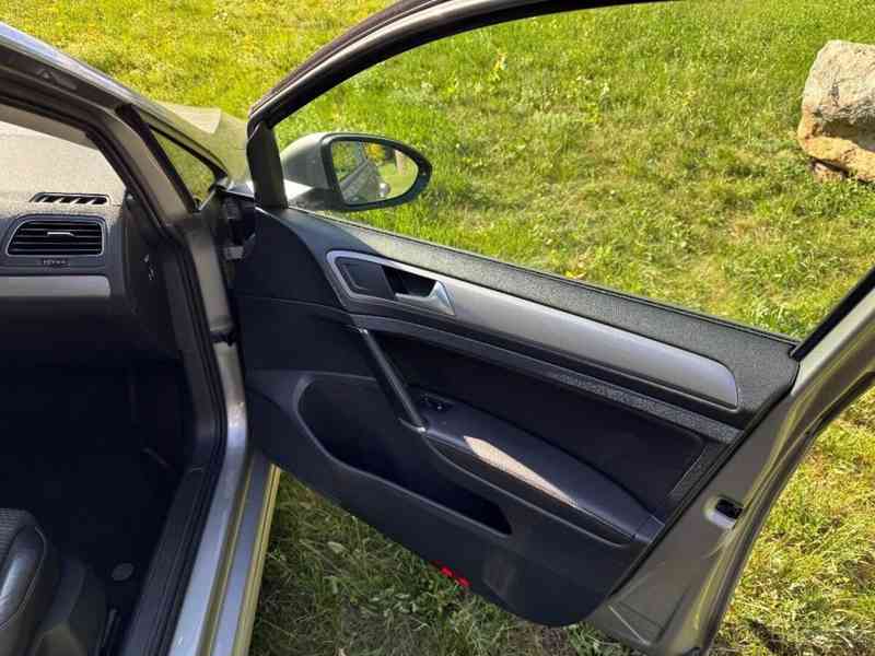 Volkswagen Golf 1,2   VII Variant TSI - foto 10