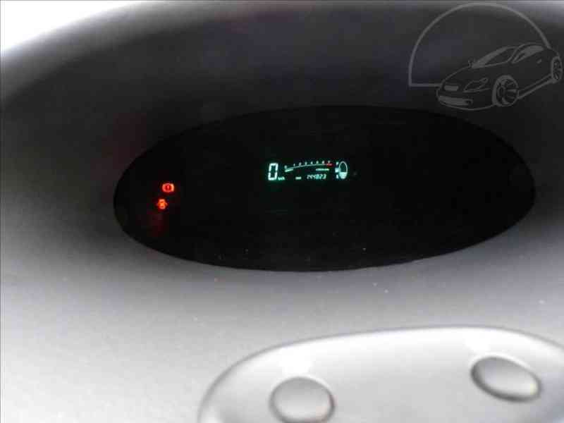 Toyota Yaris 1,0 VVT-i - foto 5