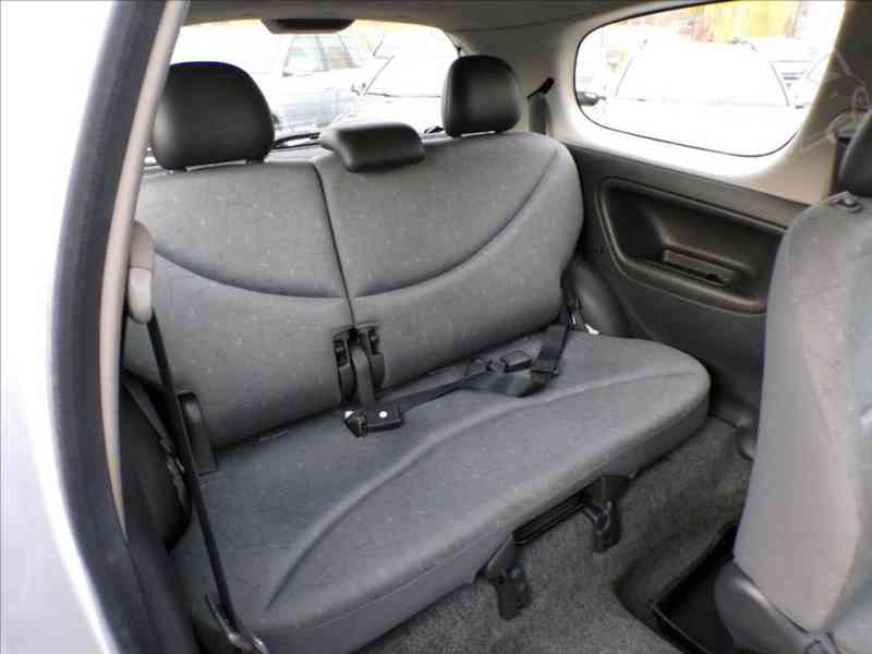 Toyota Yaris 1,0 VVT-i - foto 10