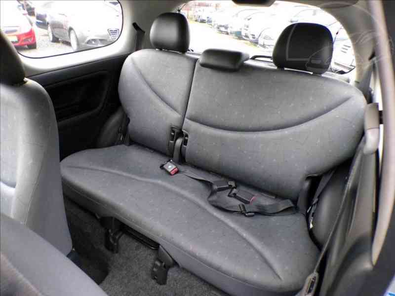 Toyota Yaris 1,0 VVT-i - foto 8