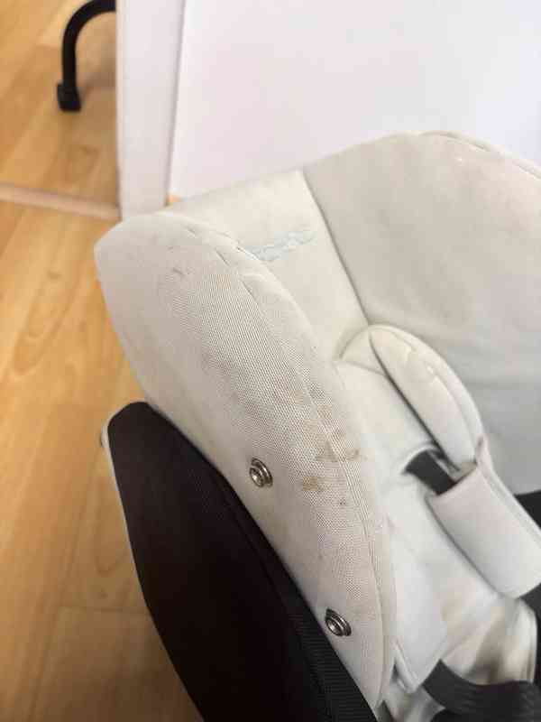 Autosedačka - foto 3