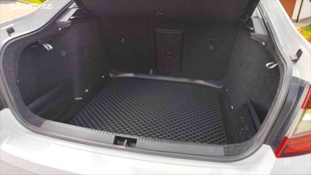 Škoda Octavia 1,6   TDI - foto 13