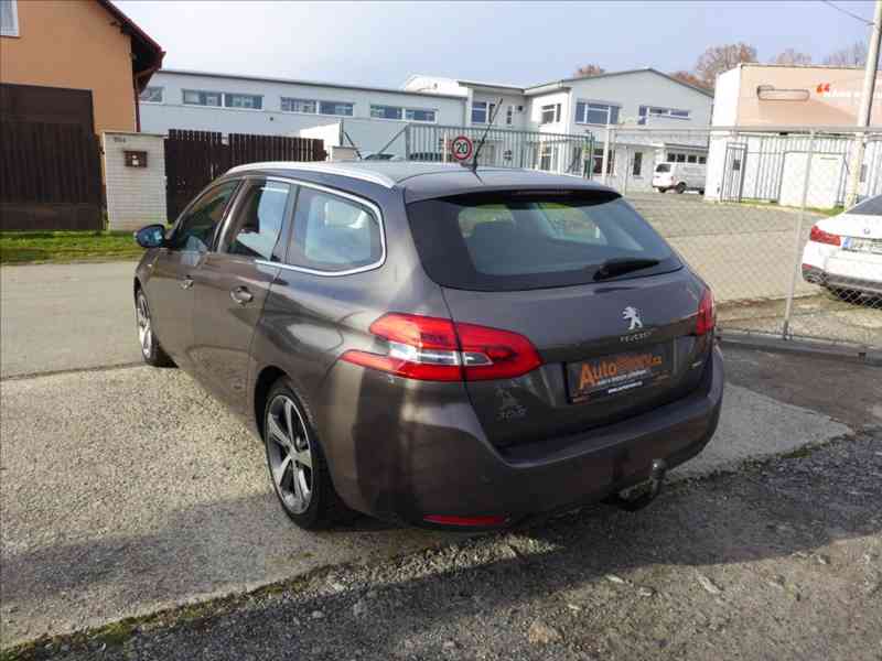 Peugeot 308 2,0 HDi FULL LED,TAŽNÉ,VÝHŘEV - foto 4