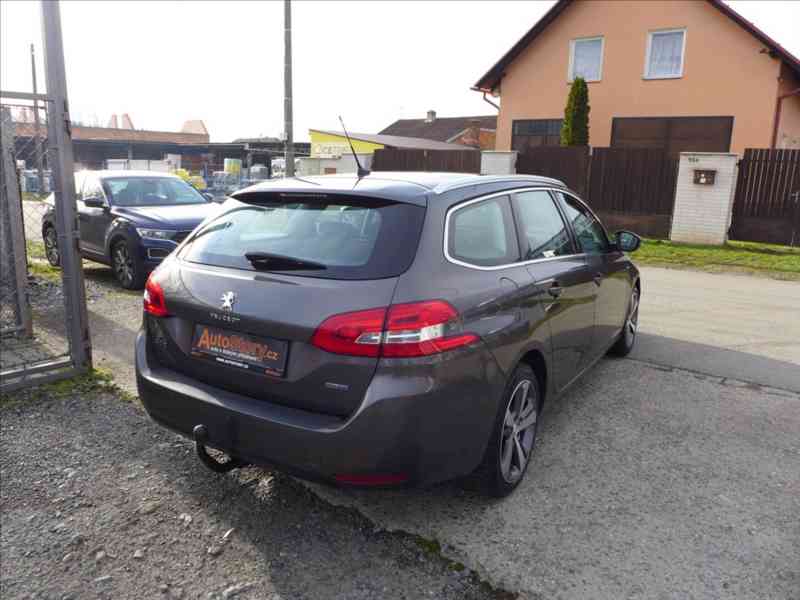 Peugeot 308 2,0 HDi FULL LED,TAŽNÉ,VÝHŘEV - foto 3