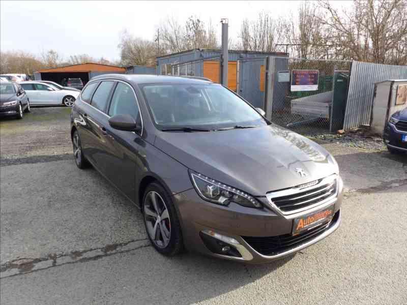Peugeot 308 2,0 HDi FULL LED,TAŽNÉ,VÝHŘEV - foto 2