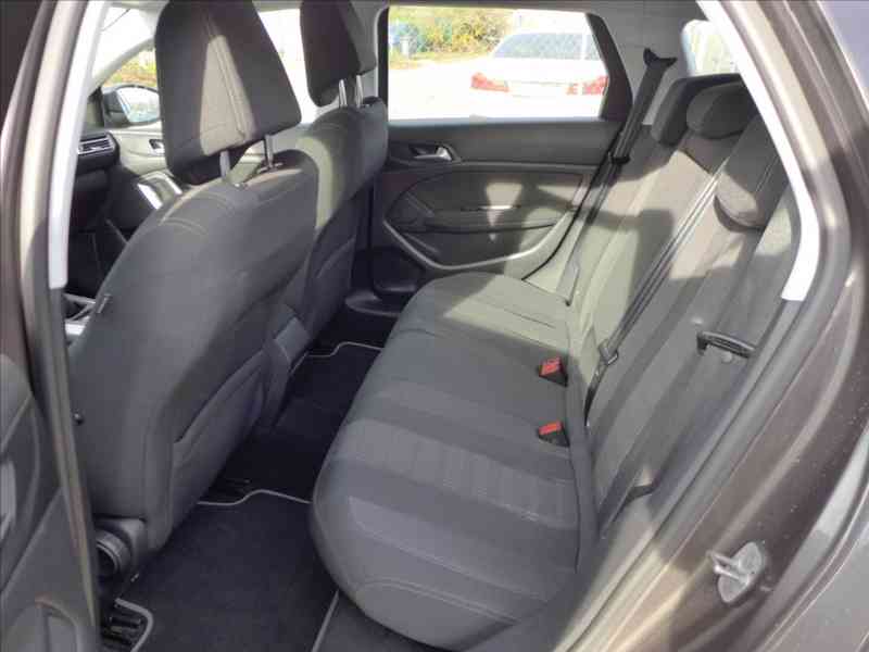 Peugeot 308 2,0 HDi FULL LED,TAŽNÉ,VÝHŘEV - foto 6