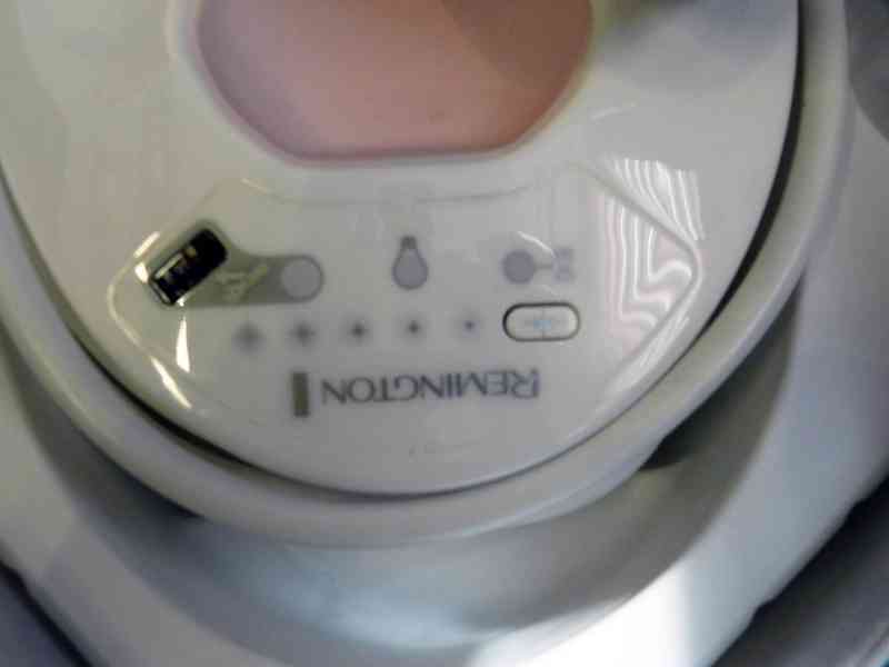 IPL epilátor Remington IPL6750 i-Light Prestige - foto 3