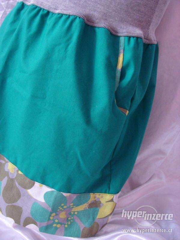 Těhotenská sukýnka zelená s aplikací květů - foto 3