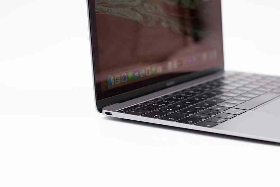 MacBook 12" 2015 Space Gray + ZÁRUKA! - foto 2