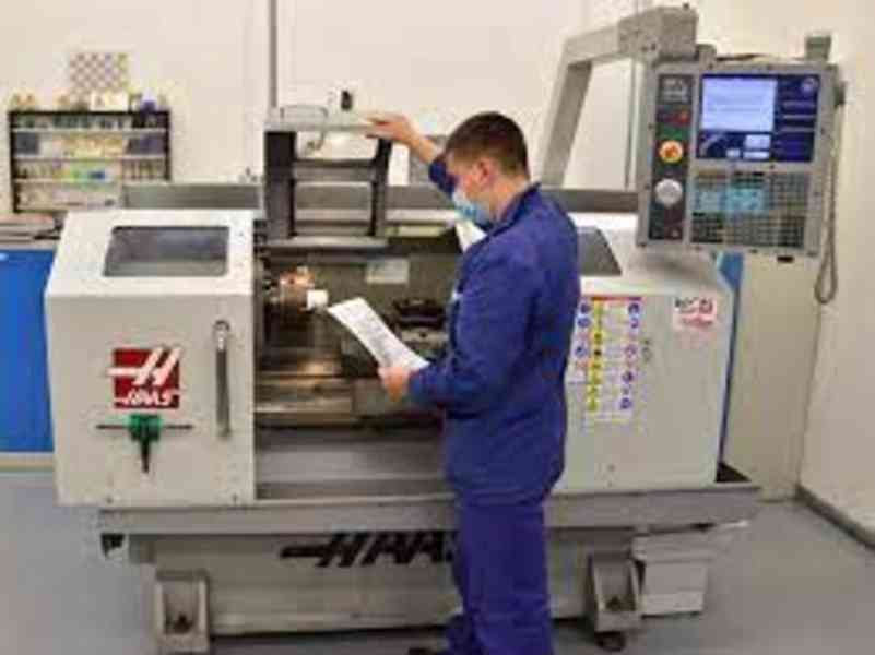 CNC frézař / programátor - foto 1