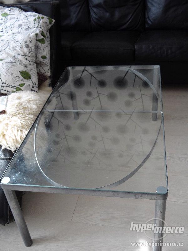 Konferenční stolek skleněný z Ikea - foto 1