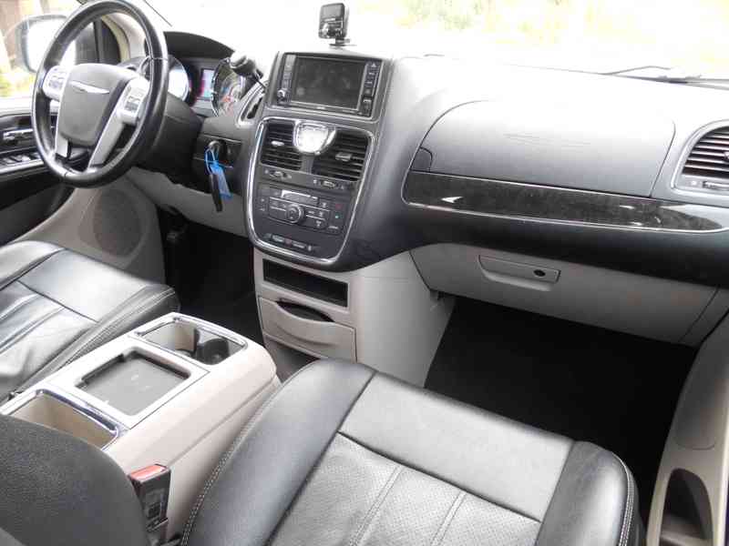 Chrysler Town Country 3,6 LPG Limited 2015 - foto 11