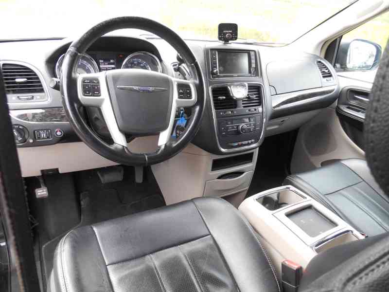 Chrysler Town Country 3,6 LPG Limited 2015 - foto 16