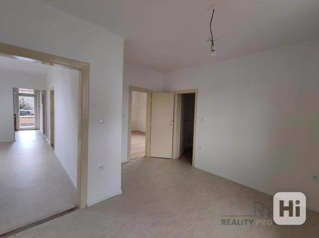 Pronájem rodinného domu 200 m², pozemek 341 m² - foto 18