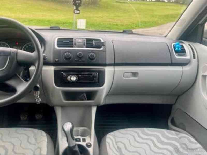 Škoda Fabia Combi, 1,2 benzín - foto 2