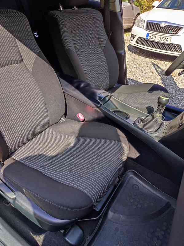 Prodám Toyota Avensis 2010, 1998 cm3, 93 Kw - foto 12