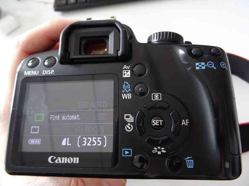 Zrcadlovka Canon EOS 1000D + objektiv EFS 17-85 mm - foto 5