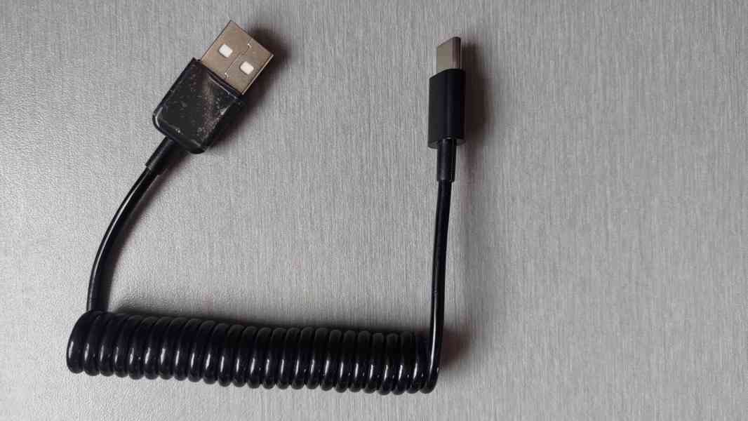 kroucený kabel USB-A USB-C - foto 1
