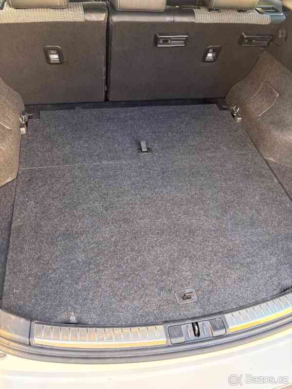 Toyota Auris 1,8 - foto 13