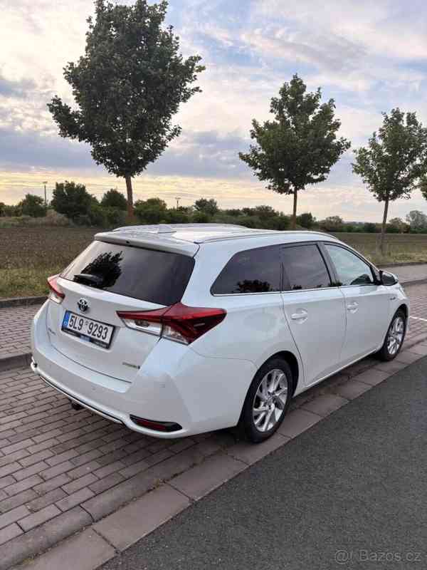 Toyota Auris 1,8 - foto 5