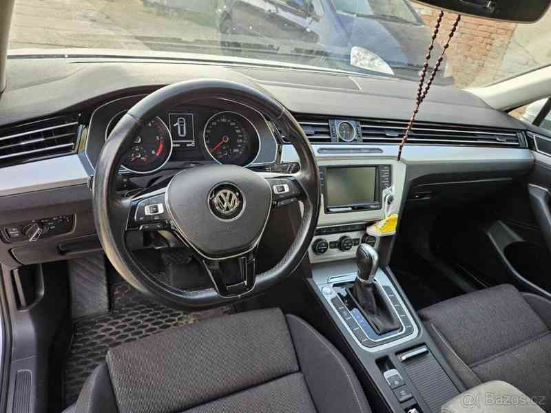 Volkswagen Passat 2,0   Variant Comfortline TDI 11 - foto 2