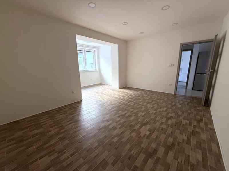 NABÍDKA PRONÁJMU LUXUSNÍHO, PROSTORNÉHO BYTU 2+KK V RAJHRADĚ - foto 8