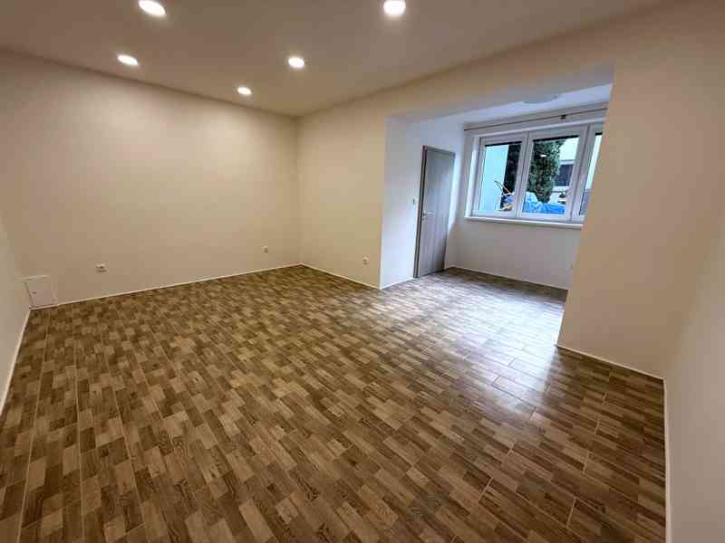 NABÍDKA PRONÁJMU LUXUSNÍHO, PROSTORNÉHO BYTU 2+KK V RAJHRADĚ - foto 9