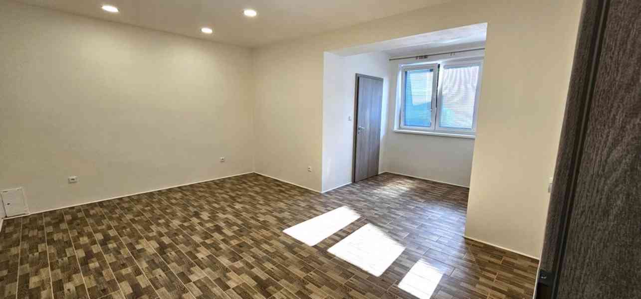 NABÍDKA PRONÁJMU LUXUSNÍHO, PROSTORNÉHO BYTU 2+KK V RAJHRADĚ - foto 11