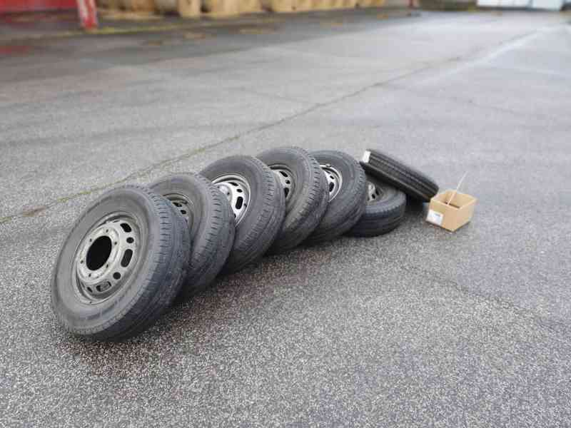 Mercedes Benz 519 CDI DK speciál 4x4 částečně pancéřovaný - foto 10