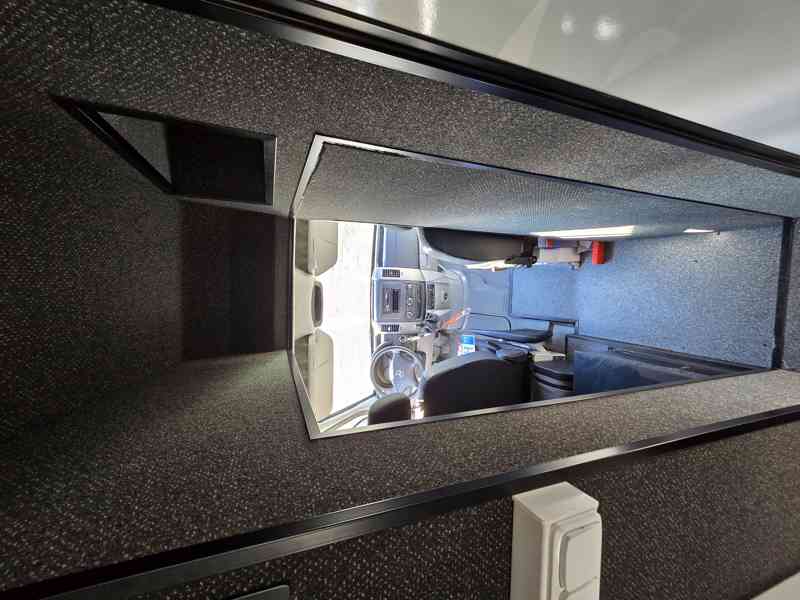 Mercedes Benz 519 CDI DK speciál 4x4 částečně pancéřovaný - foto 39