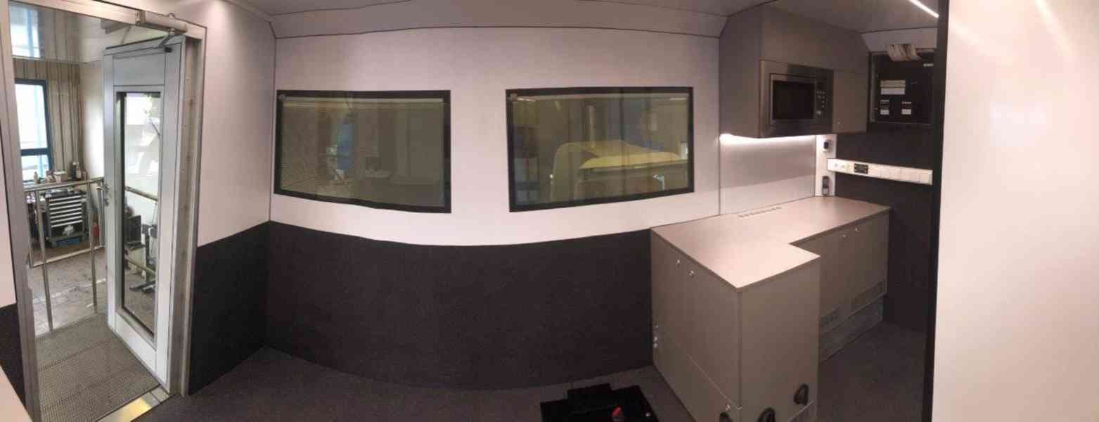 Mercedes Benz 519 CDI DK speciál 4x4 částečně pancéřovaný - foto 43