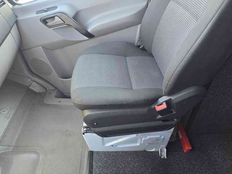 Mercedes Benz 519 CDI DK speciál 4x4 částečně pancéřovaný - foto 23