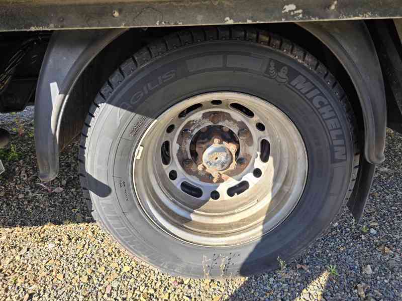 Mercedes Benz 519 CDI DK speciál 4x4 částečně pancéřovaný - foto 24