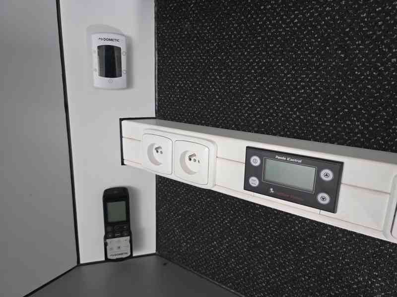 Mercedes Benz 519 CDI DK speciál 4x4 částečně pancéřovaný - foto 31