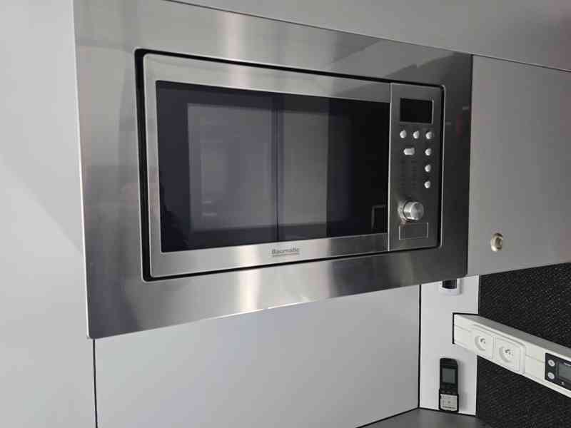 Mercedes Benz 519 CDI DK speciál 4x4 částečně pancéřovaný - foto 33