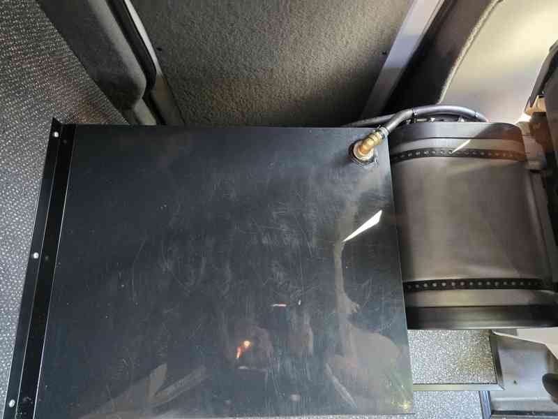 Mercedes Benz 519 CDI DK speciál 4x4 částečně pancéřovaný - foto 42