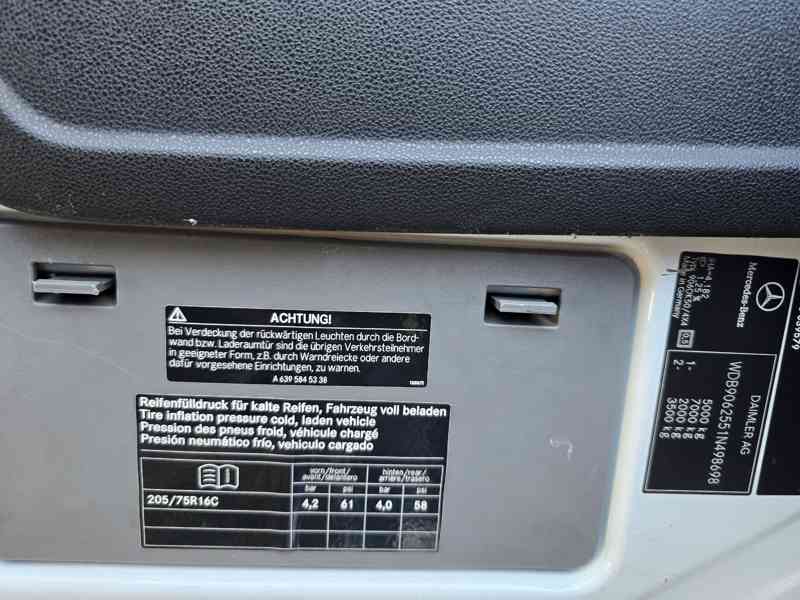 Mercedes Benz 519 CDI DK speciál 4x4 částečně pancéřovaný - foto 16