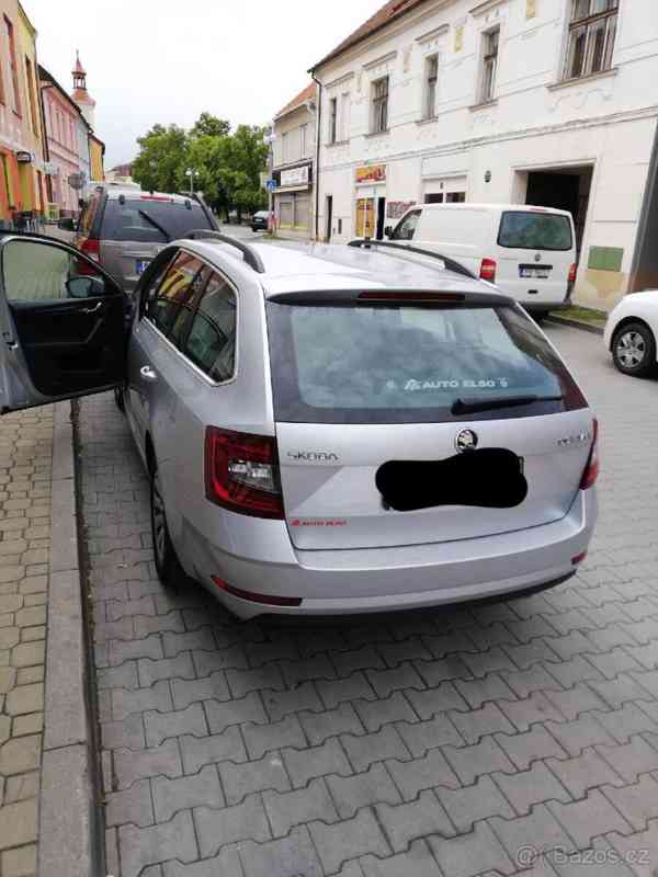 Škoda Octavia 1,6 - foto 3