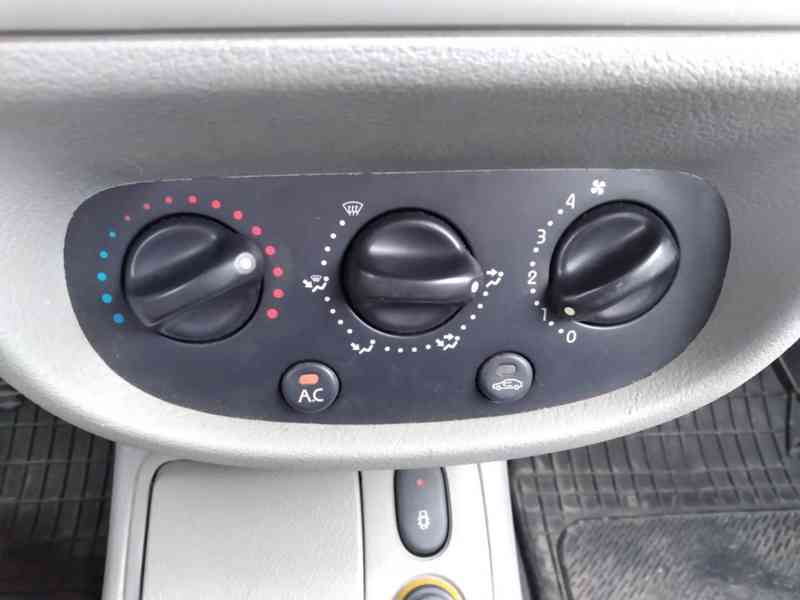 RENAULT THALIA 1.4 16V KLIMA,ČR,72kW - foto 16