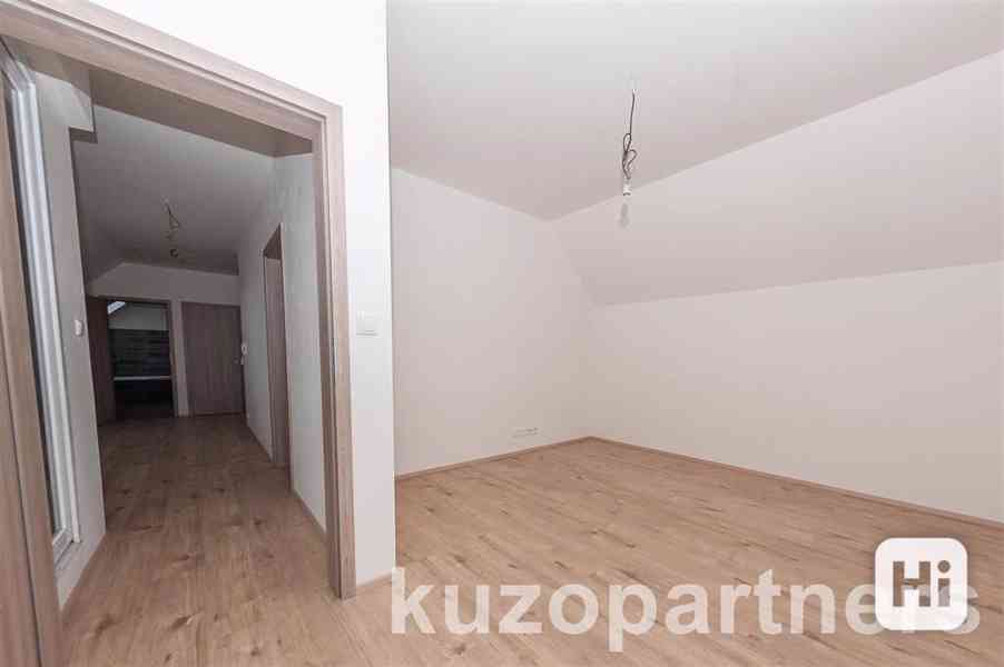 Prodej prostorného bytu 2+kk v Hunčicích - foto 11