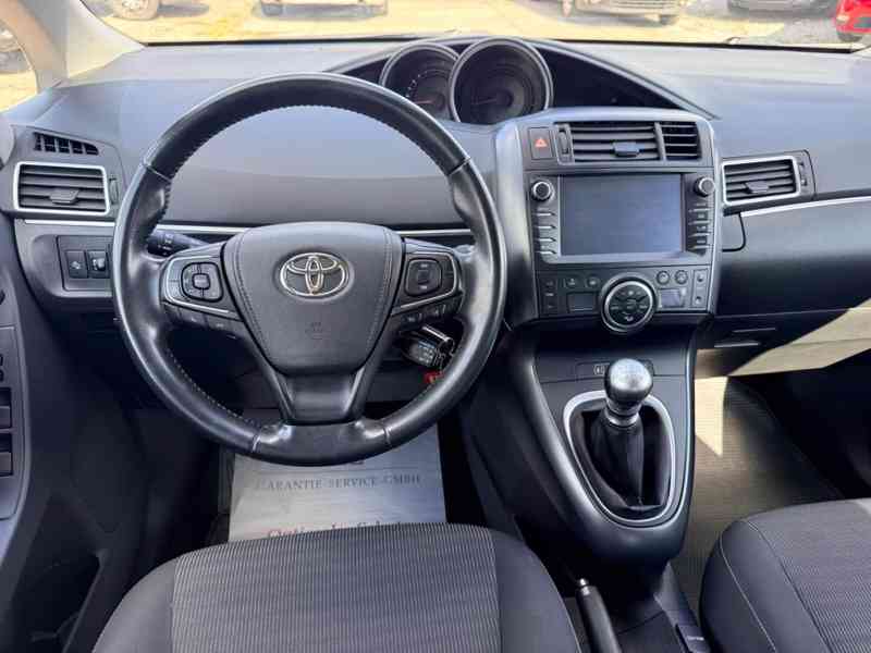 Toyota Verso 1,8i Life 7míst benzín 108kw - foto 2