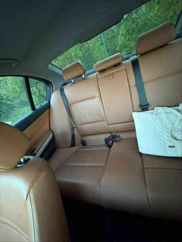 BMW Řada 3 3,0   e90 330d 180kW 2010 - foto 4