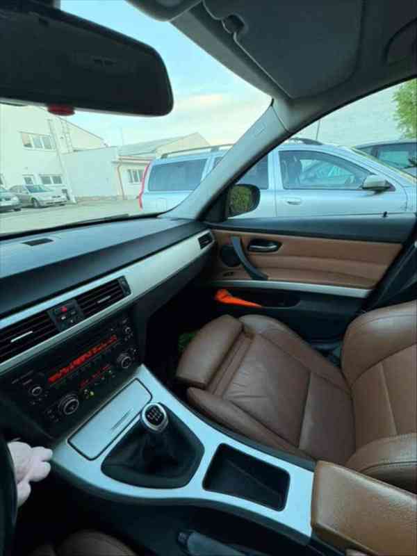 BMW Řada 3 3,0   e90 330d 180kW 2010 - foto 3