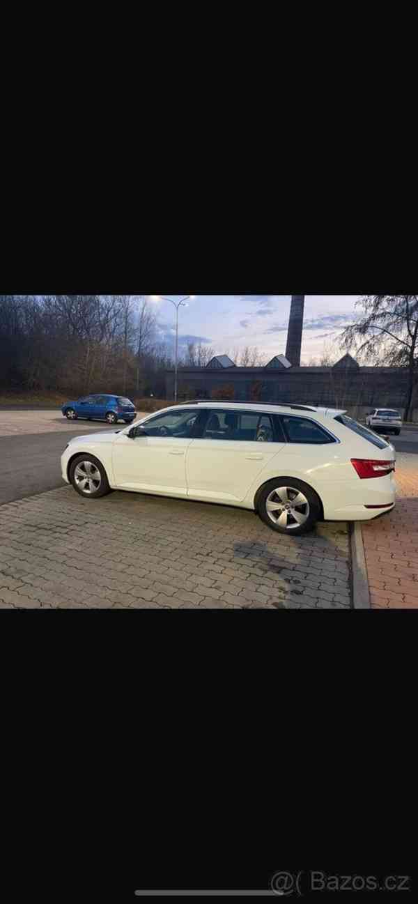Škoda Superb 2,0   3 - foto 3