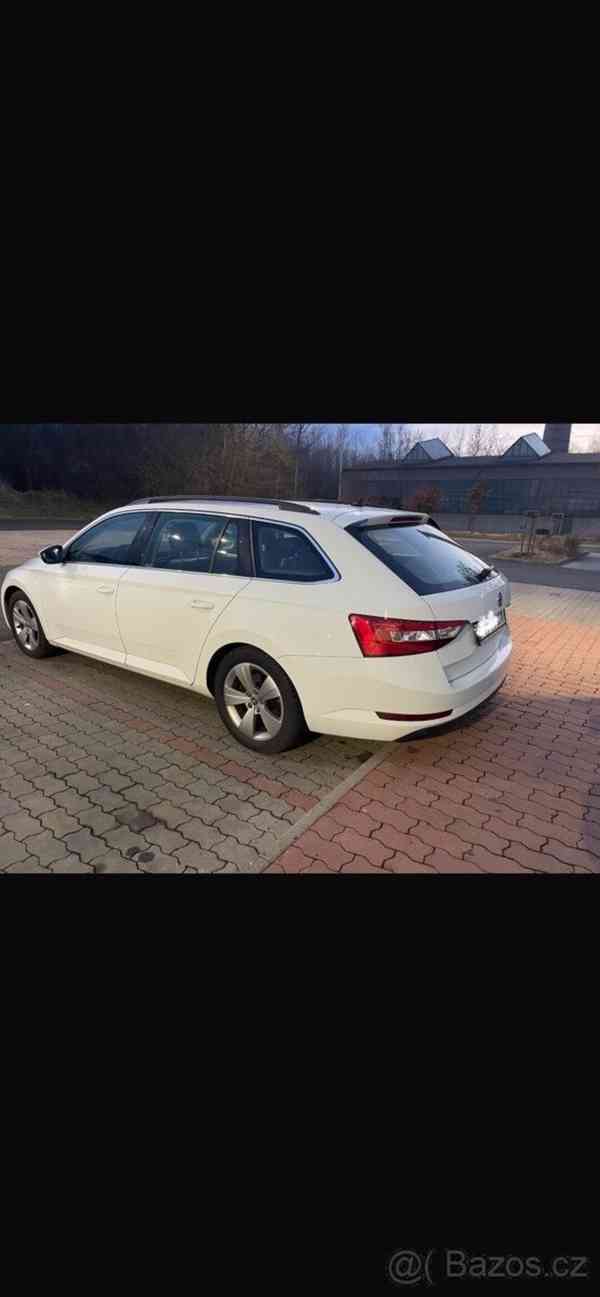 Škoda Superb 2,0   3 - foto 4