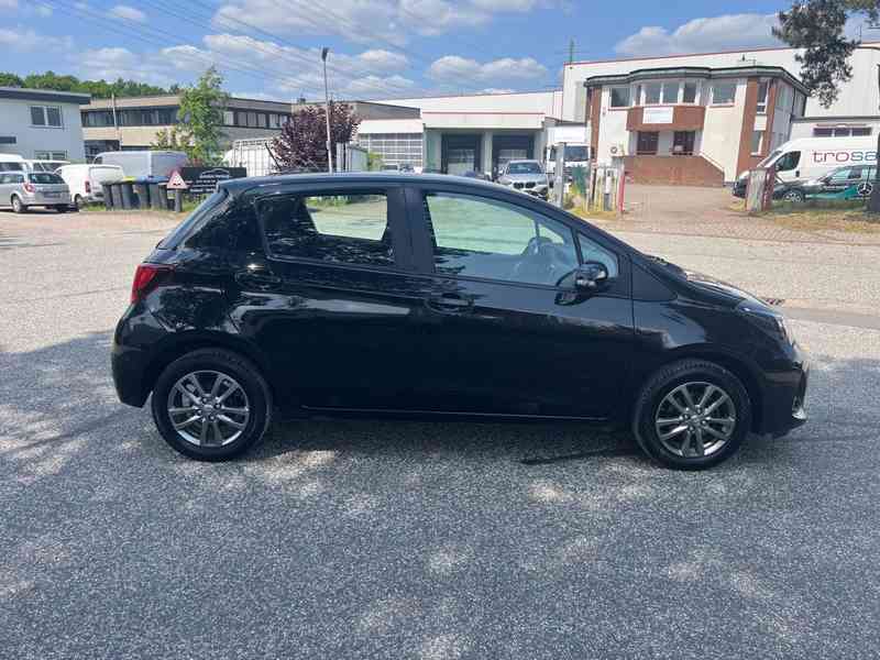 Toyota Yaris 1.33 Comfort Aut. benzín 73kw - foto 12