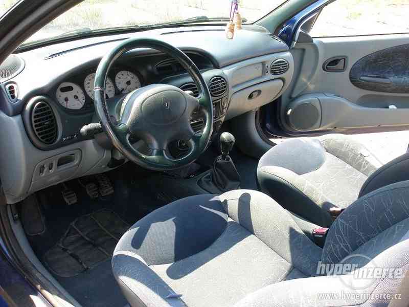 Renault Megane Coupe 2.0 16v 108kW rv. 98 - foto 5