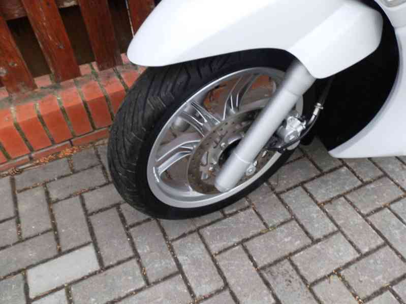 Yamaha x City 250 (2013) - foto 10